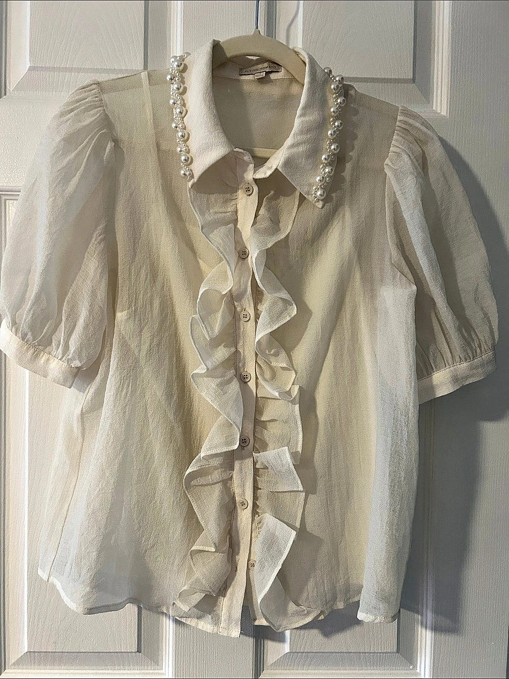 Flying Tomato Pearl Collar Ruffle Blouse in White Small Like New